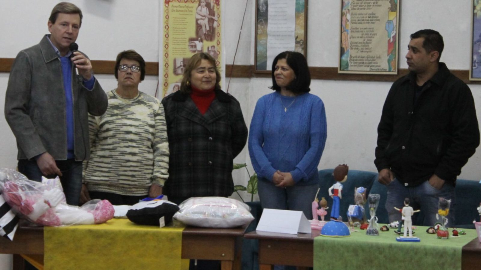 Prefeito Heliton do Valle incentiva artistas locais na ExpoArte Prefeito Heliton do Valle incentiva artistas locais na ExpoArte