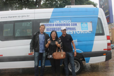 Com recursos próprios, prefeito de Itararé (SP) compra duas vans 0km à Saúde Com recursos próprios, prefeito de Itararé (SP) compra duas vans 0km à Saúde