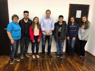 Prefeito de Itararé (SP) faz roda de conversa com alunos da EE Dr. Epaminondas Ferreira Lobo Prefeito de Itararé (SP) faz roda de conversa com alunos da EE Dr. Epaminondas Ferreira Lobo