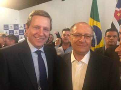 Prefeito de Itararé (SP) garante mais R$ 300 mil ao município Prefeito de Itararé (SP) garante mais R$ 300 mil ao município