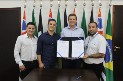 Prefeito de Itararé (SP) fecha parceria com a rede Fazfarma em prol aos servidores municipais Prefeito de Itararé (SP) fecha parceria com a rede Fazfarma em prol aos servidores municipais