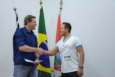 Heliton do Valle assegura mais descontos aos servidores públicos de Itararé (SP) Heliton do Valle assegura mais descontos aos servidores públicos de Itararé (SP)