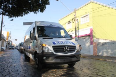 Prefeito de Itararé (SP) entrega van 0km para Saúde Prefeito de Itararé (SP) entrega van 0km para Saúde
